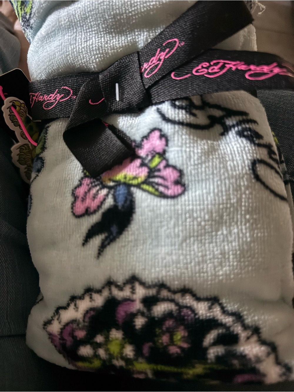 NWT Set of hand towels Ed Hardy Floral Print White & Pink